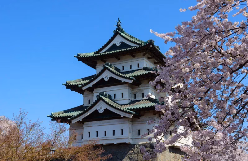 exploring-japan-s-magnificent-feudal-castles-a-journey-through-time-image-4