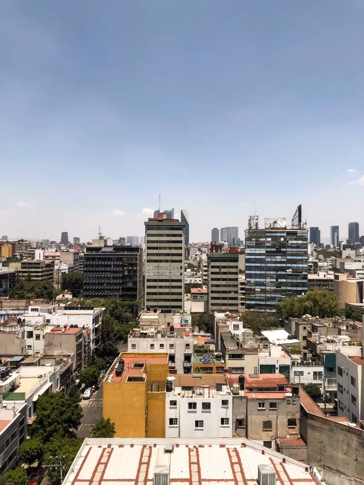 mexico-citys-luxury-shopping-scene-where-tradition-meets-high-fashion-in-2026-image-1